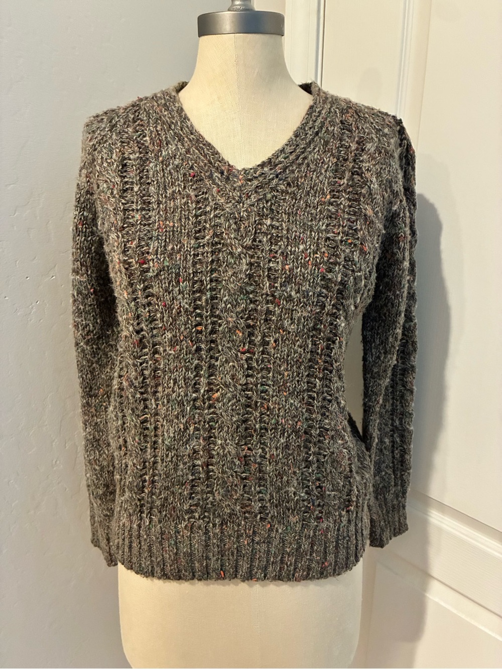 Vintage 70s-80s Bonnie Lee by LeRoy Speckled Cable Knit V-Neck Sweater